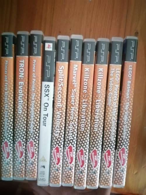 PSP gaming console E-1008 with 30+ games and 8GB memory card